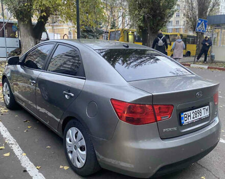 Серый Киа Форте, объемом двигателя 2 л и пробегом 311 тыс. км за 6999 $, фото 5 на Automoto.ua