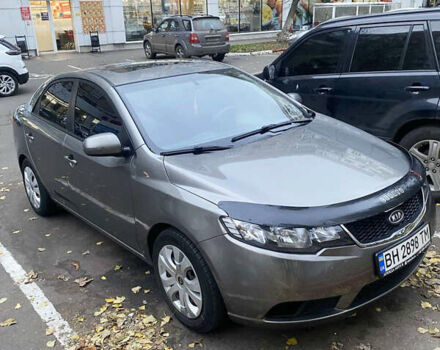 Серый Киа Форте, объемом двигателя 2 л и пробегом 311 тыс. км за 6999 $, фото 2 на Automoto.ua