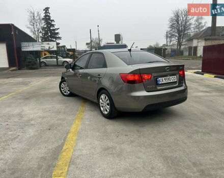Серый Киа Форте, объемом двигателя 2 л и пробегом 250 тыс. км за 7200 $, фото 13 на Automoto.ua