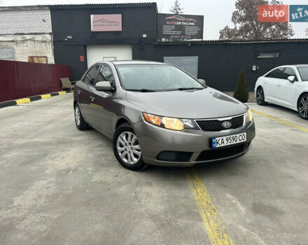 Серый Киа Форте, объемом двигателя 2 л и пробегом 250 тыс. км за 7200 $, фото 10 на Automoto.ua