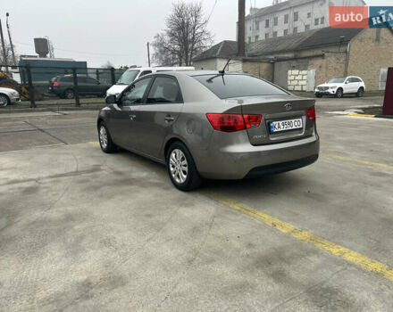 Серый Киа Форте, объемом двигателя 2 л и пробегом 250 тыс. км за 7200 $, фото 6 на Automoto.ua