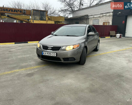 Серый Киа Форте, объемом двигателя 2 л и пробегом 250 тыс. км за 7200 $, фото 8 на Automoto.ua