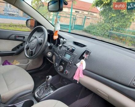Серый Киа Форте, объемом двигателя 2 л и пробегом 166 тыс. км за 7600 $, фото 3 на Automoto.ua