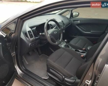 Серый Киа Форте, объемом двигателя 1.59 л и пробегом 131 тыс. км за 7350 $, фото 4 на Automoto.ua