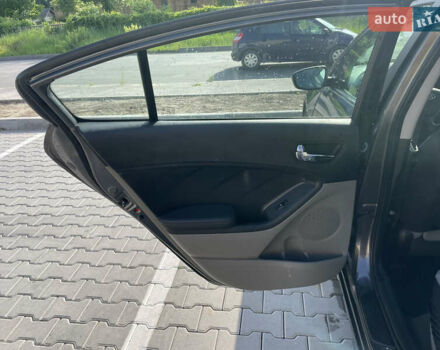 Серый Киа Форте, объемом двигателя 2 л и пробегом 160 тыс. км за 7200 $, фото 20 на Automoto.ua