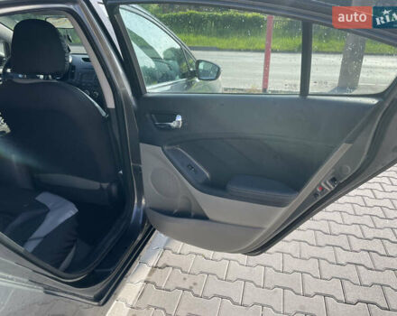 Серый Киа Форте, объемом двигателя 2 л и пробегом 160 тыс. км за 7200 $, фото 21 на Automoto.ua