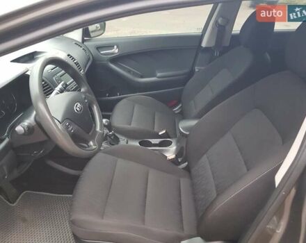 Серый Киа Форте, объемом двигателя 1.59 л и пробегом 131 тыс. км за 7350 $, фото 3 на Automoto.ua