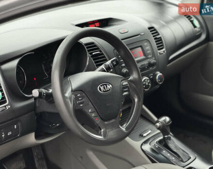 Сірий Кіа Форте, об'ємом двигуна 1.8 л та пробігом 323 тис. км за 7400 $, фото 8 на Automoto.ua