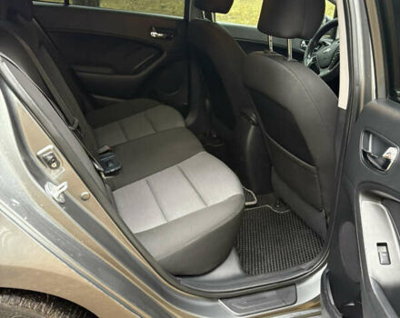 Серый Киа Форте, объемом двигателя 2 л и пробегом 159 тыс. км за 9200 $, фото 15 на Automoto.ua