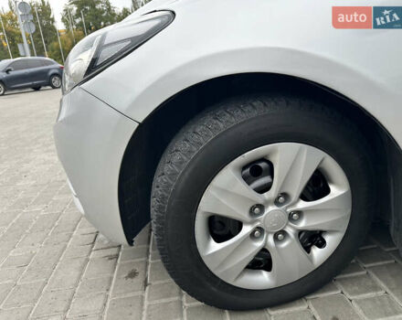 Сірий Кіа Форте, об'ємом двигуна 1.8 л та пробігом 174 тис. км за 7800 $, фото 7 на Automoto.ua