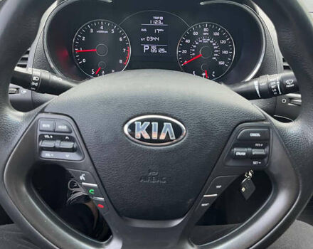 Сірий Кіа Форте, об'ємом двигуна 1.8 л та пробігом 217 тис. км за 8000 $, фото 7 на Automoto.ua