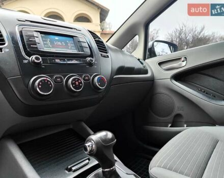 Серый Киа Форте, объемом двигателя 2 л и пробегом 257 тыс. км за 6990 $, фото 37 на Automoto.ua