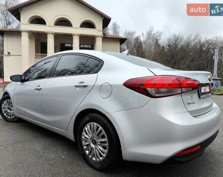 Серый Киа Форте, объемом двигателя 2 л и пробегом 257 тыс. км за 6990 $, фото 10 на Automoto.ua