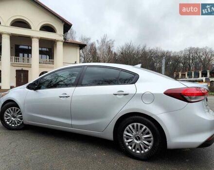 Серый Киа Форте, объемом двигателя 2 л и пробегом 257 тыс. км за 6990 $, фото 9 на Automoto.ua