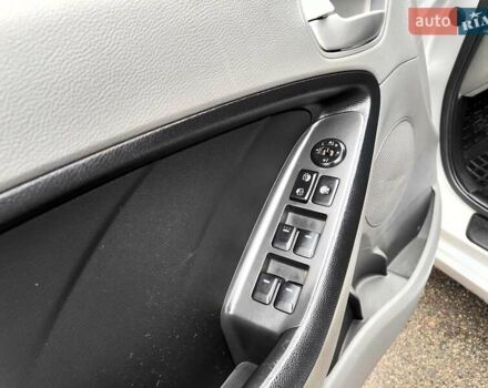 Серый Киа Форте, объемом двигателя 2 л и пробегом 257 тыс. км за 6990 $, фото 32 на Automoto.ua