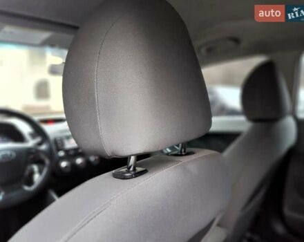 Серый Киа Форте, объемом двигателя 2 л и пробегом 257 тыс. км за 6990 $, фото 40 на Automoto.ua