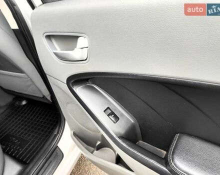 Серый Киа Форте, объемом двигателя 2 л и пробегом 257 тыс. км за 6990 $, фото 51 на Automoto.ua