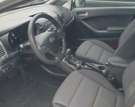 Серый Киа Форте, объемом двигателя 2 л и пробегом 200 тыс. км за 8500 $, фото 15 на Automoto.ua