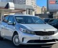 Серый Киа Форте, объемом двигателя 2 л и пробегом 178 тыс. км за 9800 $, фото 1 на Automoto.ua