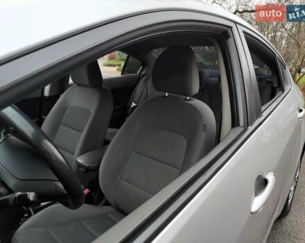 Серый Киа Форте, объемом двигателя 2 л и пробегом 257 тыс. км за 6990 $, фото 2 на Automoto.ua