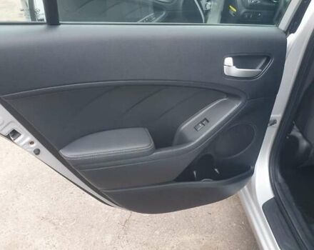 Серый Киа Форте, объемом двигателя 2 л и пробегом 200 тыс. км за 8500 $, фото 8 на Automoto.ua