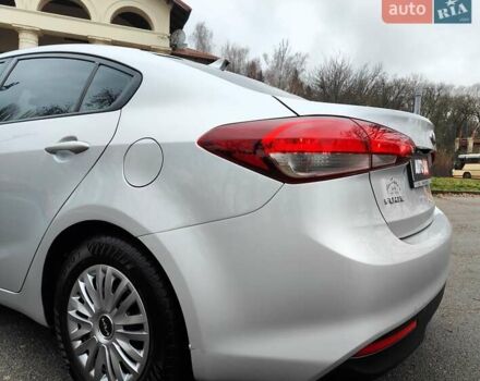 Серый Киа Форте, объемом двигателя 2 л и пробегом 257 тыс. км за 6990 $, фото 12 на Automoto.ua