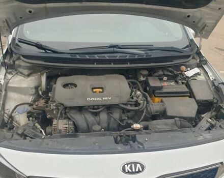 Серый Киа Форте, объемом двигателя 2 л и пробегом 200 тыс. км за 8500 $, фото 1 на Automoto.ua