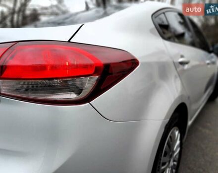 Серый Киа Форте, объемом двигателя 2 л и пробегом 257 тыс. км за 6990 $, фото 16 на Automoto.ua