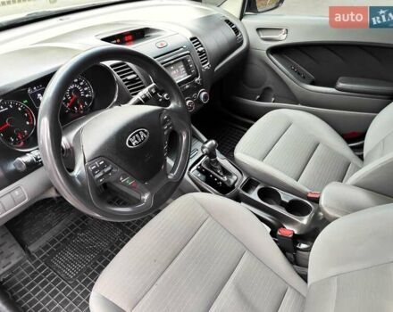 Серый Киа Форте, объемом двигателя 2 л и пробегом 257 тыс. км за 6990 $, фото 33 на Automoto.ua