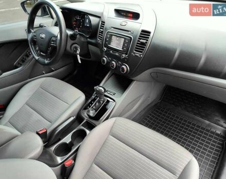 Серый Киа Форте, объемом двигателя 2 л и пробегом 257 тыс. км за 6990 $, фото 45 на Automoto.ua