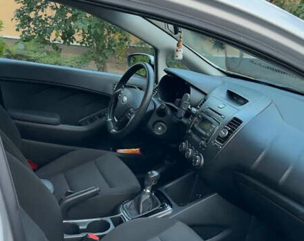 Серый Киа Форте, объемом двигателя 2 л и пробегом 90 тыс. км за 9200 $, фото 29 на Automoto.ua