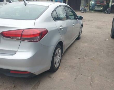 Серый Киа Форте, объемом двигателя 2 л и пробегом 200 тыс. км за 8500 $, фото 3 на Automoto.ua