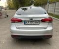 Серый Киа Форте, объемом двигателя 2 л и пробегом 280 тыс. км за 7200 $, фото 4 на Automoto.ua