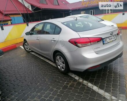 Серый Киа Форте, объемом двигателя 2 л и пробегом 92 тыс. км за 8900 $, фото 4 на Automoto.ua
