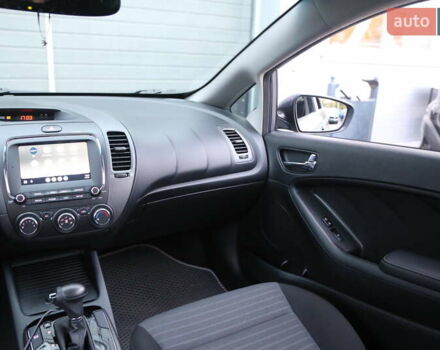 Кіа Форте 2017 у Києві на Automoto.ua Сірий Кіа Форте, об'ємом двигуна 2 л та пробігом 92 тис. км за 11800 $, фото 14 на Automoto.ua