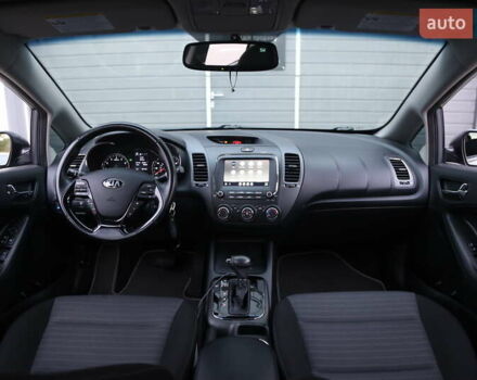 Кіа Форте 2017 у Києві на Automoto.ua Сірий Кіа Форте, об'ємом двигуна 2 л та пробігом 92 тис. км за 11800 $, фото 13 на Automoto.ua