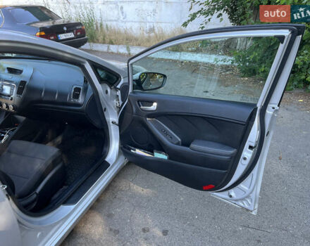 Сірий Кіа Форте, об'ємом двигуна 2 л та пробігом 130 тис. км за 10400 $, фото 17 на Automoto.ua
