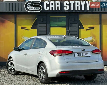 Серый Киа Форте, объемом двигателя 2 л и пробегом 114 тыс. км за 10800 $, фото 15 на Automoto.ua