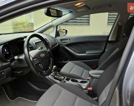 Кіа Форте 2017 у Києві на Automoto.ua Сірий Кіа Форте, об'ємом двигуна 2 л та пробігом 90 тис. км за 11000 $, фото 7 на Automoto.ua