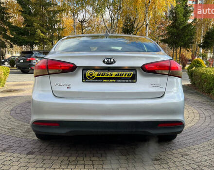 Сірий Кіа Форте, об'ємом двигуна 2 л та пробігом 86 тис. км за 8999 $, фото 5 на Automoto.ua