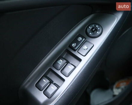 Кіа Форте 2017 у Києві на Automoto.ua Сірий Кіа Форте, об'ємом двигуна 2 л та пробігом 92 тис. км за 11800 $, фото 24 на Automoto.ua