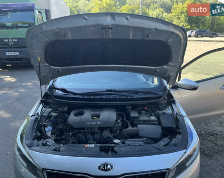 Сірий Кіа Форте, об'ємом двигуна 2 л та пробігом 130 тис. км за 10400 $, фото 22 на Automoto.ua
