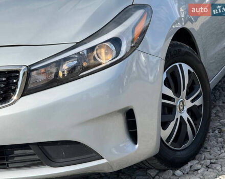 Серый Киа Форте, объемом двигателя 2 л и пробегом 114 тыс. км за 10800 $, фото 13 на Automoto.ua