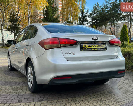 Сірий Кіа Форте, об'ємом двигуна 2 л та пробігом 86 тис. км за 8999 $, фото 4 на Automoto.ua