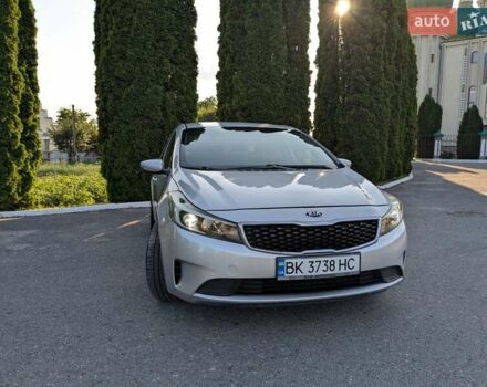 Серый Киа Форте, объемом двигателя 2 л и пробегом 115 тыс. км за 9199 $, фото 2 на Automoto.ua