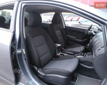 Кіа Форте 2017 у Києві на Automoto.ua Сірий Кіа Форте, об'ємом двигуна 2 л та пробігом 92 тис. км за 11800 $, фото 11 на Automoto.ua