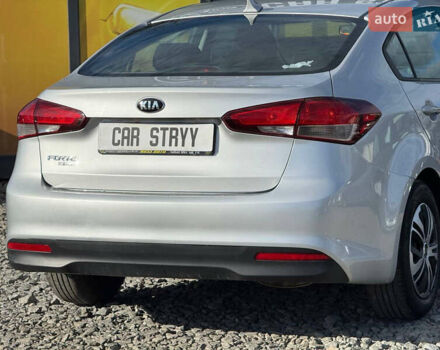 Серый Киа Форте, объемом двигателя 2 л и пробегом 114 тыс. км за 10800 $, фото 23 на Automoto.ua