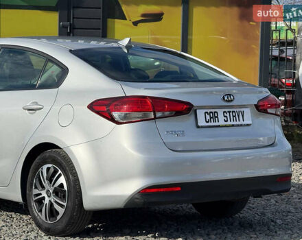 Серый Киа Форте, объемом двигателя 2 л и пробегом 114 тыс. км за 10800 $, фото 17 на Automoto.ua