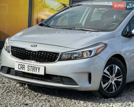 Серый Киа Форте, объемом двигателя 2 л и пробегом 114 тыс. км за 10800 $, фото 11 на Automoto.ua