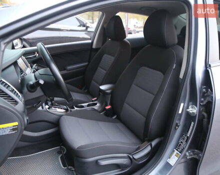 Кіа Форте 2017 у Києві на Automoto.ua Сірий Кіа Форте, об'ємом двигуна 2 л та пробігом 92 тис. км за 11800 $, фото 8 на Automoto.ua